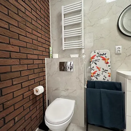 1 Maja 94 Free Parking, Free Wifi, Self Check-in Appartamento