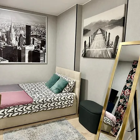 1 Maja 94 Free Parking, Free Wifi, Self Check-in Appartamento *