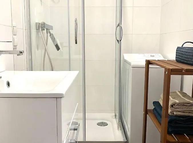 1 Maja 94 Free Parking, Free Wifi, Self Check-in * Katowice