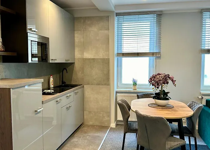 1 Maja 94 Free Parking, Free Wifi, Self Check-in Apartment *