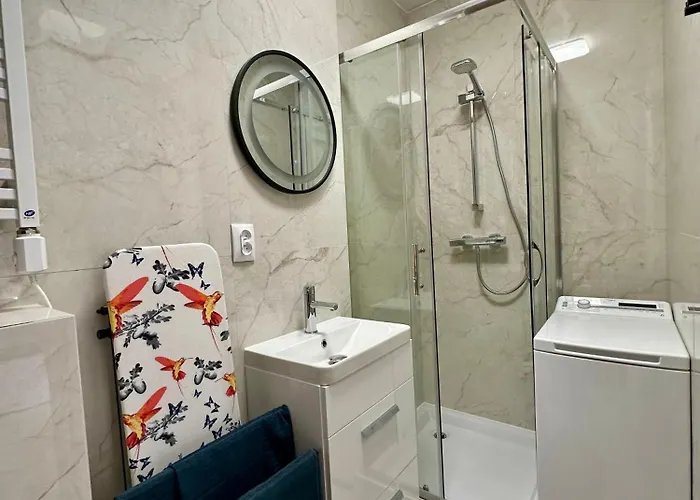 Apartment 1 Maja 94 Free Parking, Free Wifi, Self Check-in *