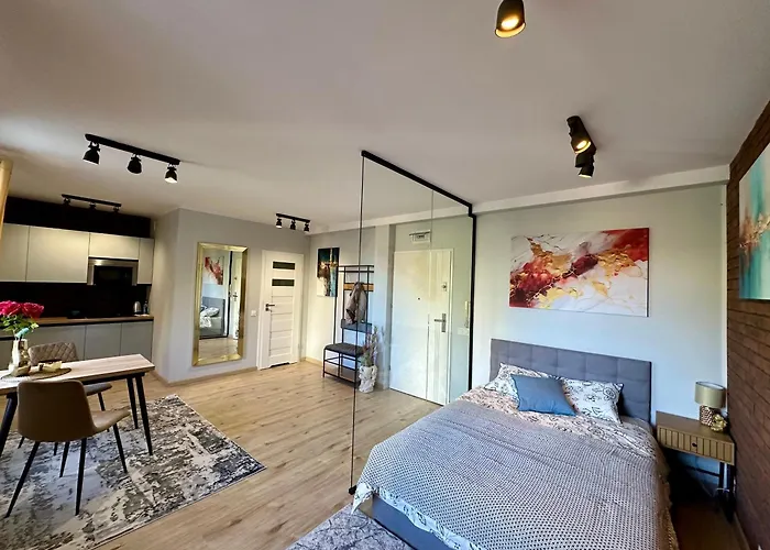 Apartment 1 Maja 94 Free Parking, Free Wifi, Self Check-in *