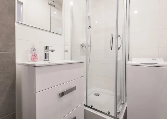 Apartment 1 Maja 94 Free Parking, Free Wifi, Self Check-in *