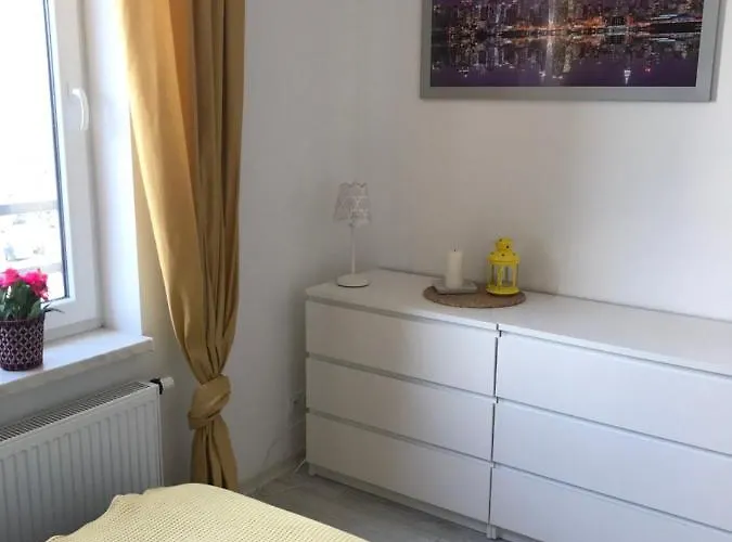 Apartment 1 Maja 94 Free Parking, Free Wifi, Self Check-in *